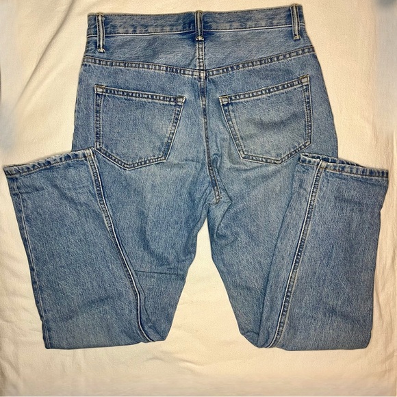 Everlane Boyfriend Light Wash Blue Jeans! - Picture 2 of 8